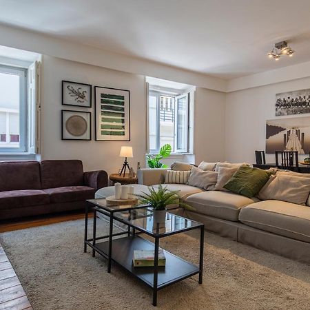ליסבון 32 -Lovely 2 Bedroom Apt In Principe Real מראה חיצוני תמונה