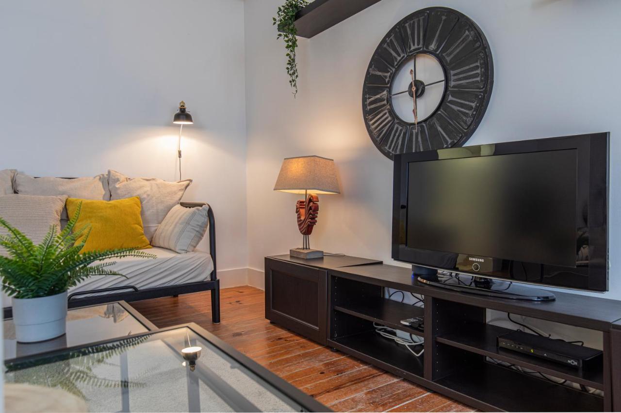 ליסבון 32 -Lovely 2 Bedroom Apt In Principe Real מראה חיצוני תמונה
